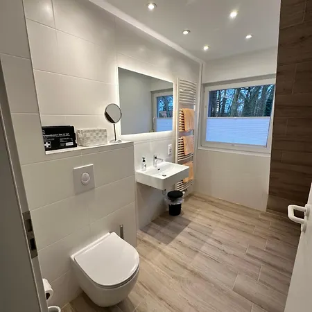 아파트 Zwei Anker Max 5 Personen & Leuchtturm Max 4 Personen, Direkt In Scheunenviertel, Balkon, Wlan , Privater Parkplatz, Wallbox