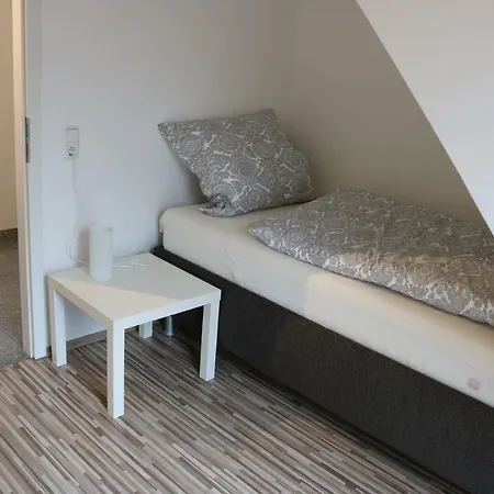 Zwei Anker Max 5 Personen & Leuchtturm Max 4 Personen, Direkt In Scheunenviertel, Balkon, Wlan , Privater Parkplatz, Wallbox Steinhude