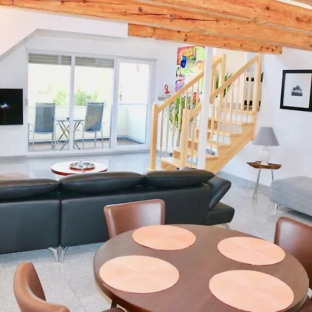 아파트 Zwei Anker Max 5 Personen & Leuchtturm Max 4 Personen, Direkt In Scheunenviertel, Balkon, Wlan , Privater Parkplatz, Wallbox *