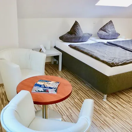 Zwei Anker Max 5 Personen & Leuchtturm Max 4 Personen, Direkt In Scheunenviertel, Balkon, Wlan , Privater Parkplatz, Wallbox *