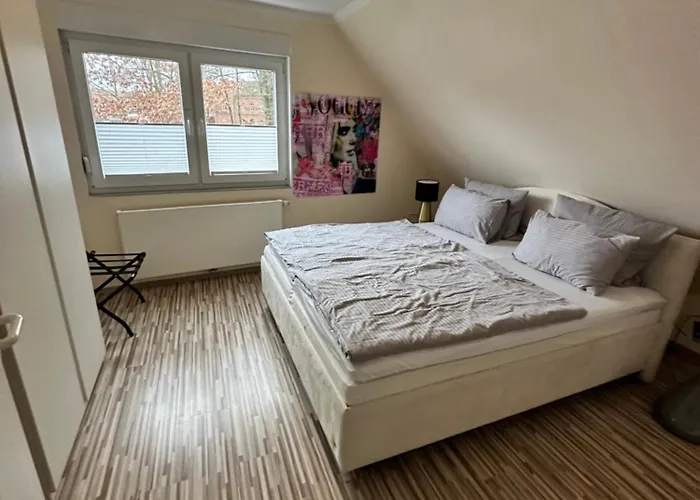 Zwei Anker Max 5 Personen & Leuchtturm Max 4 Personen, Direkt In Scheunenviertel, Balkon, Wlan , Privater Parkplatz, Wallbox * Steinhude