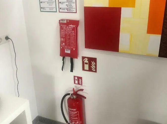 Zwei Anker Max 5 Personen & Leuchtturm Max 4 Personen, Direkt In Scheunenviertel, Balkon, Wlan , Privater Parkplatz, Wallbox *